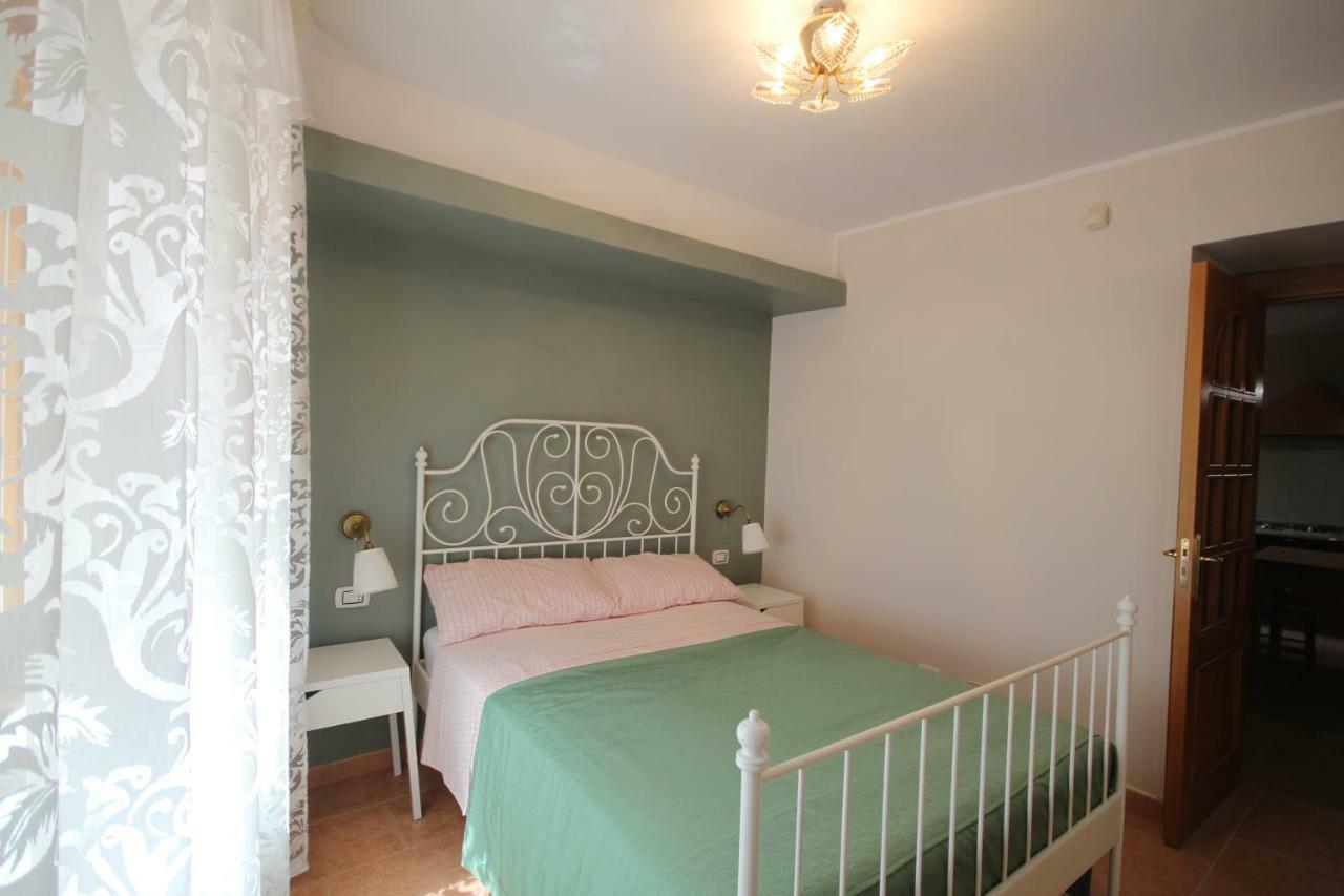 B&B Cortile Aurora 布龙泰 外观 照片